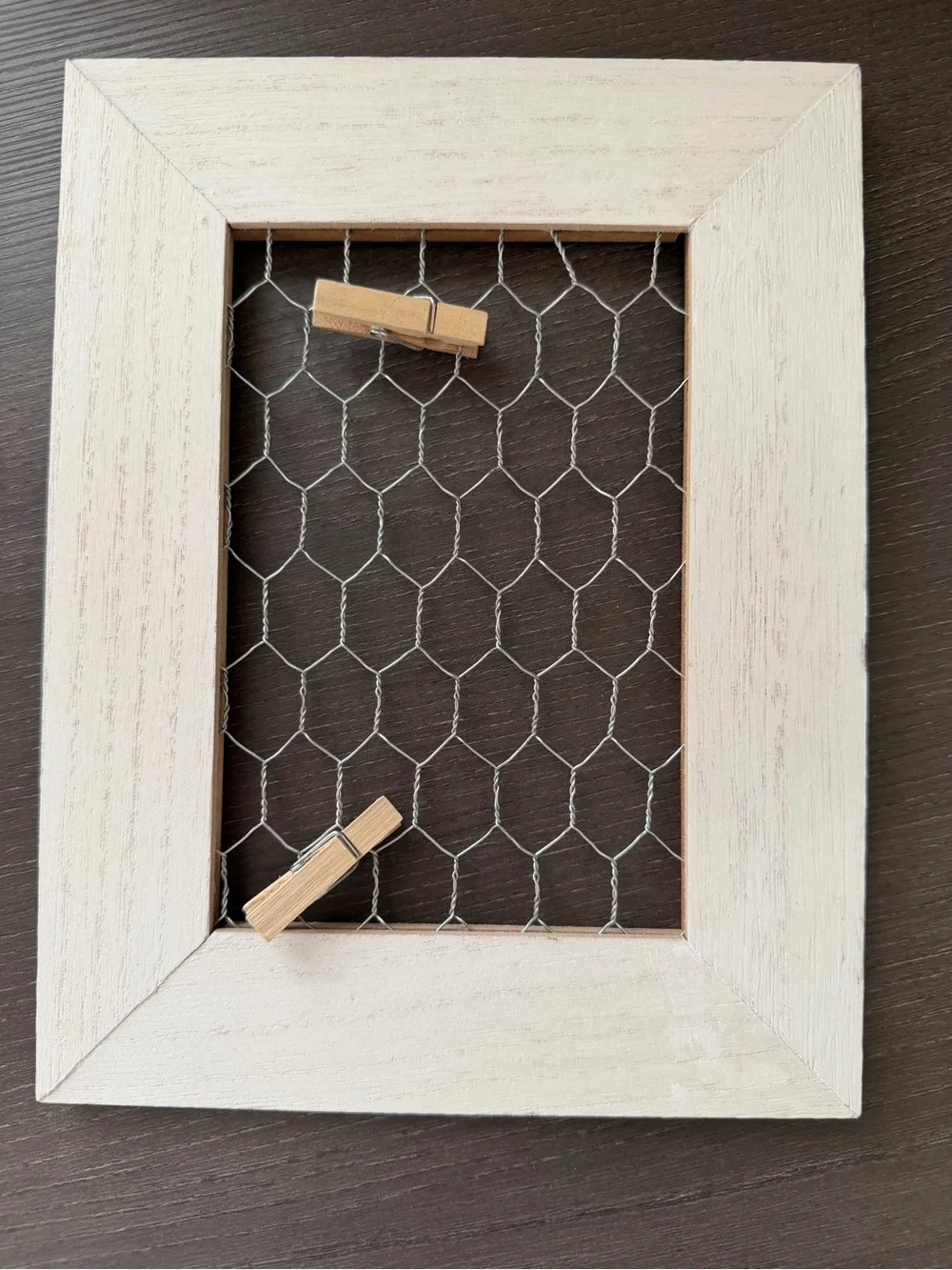 Rustic White Chicken Wire Photo Frame with Clothespin Clips